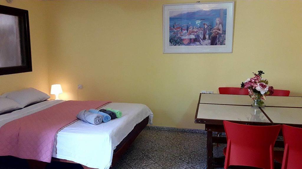 Lesanel - Guest House Arad Buitenkant foto